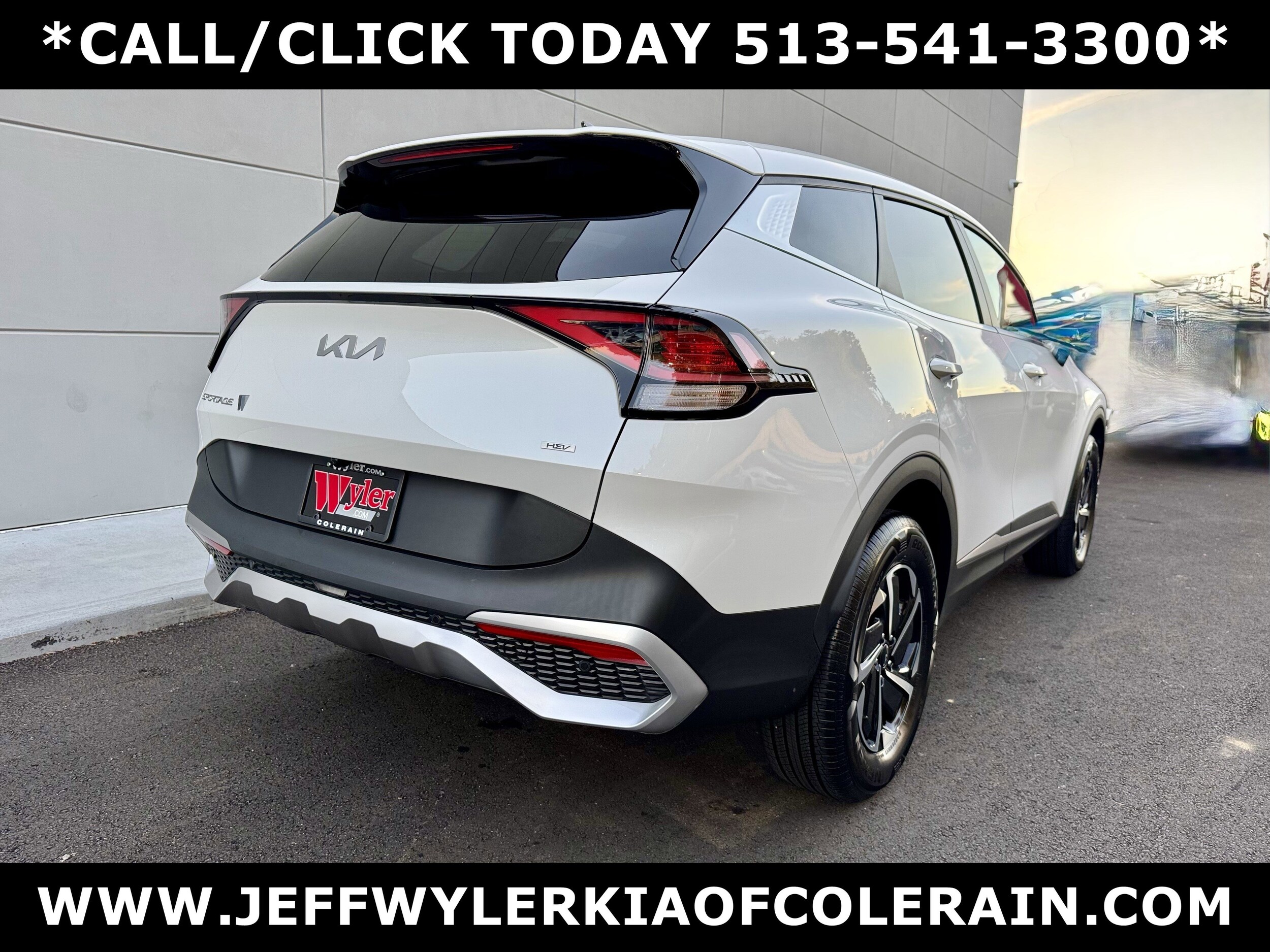 2023 Kia Sportage Hybrid LX photo 3