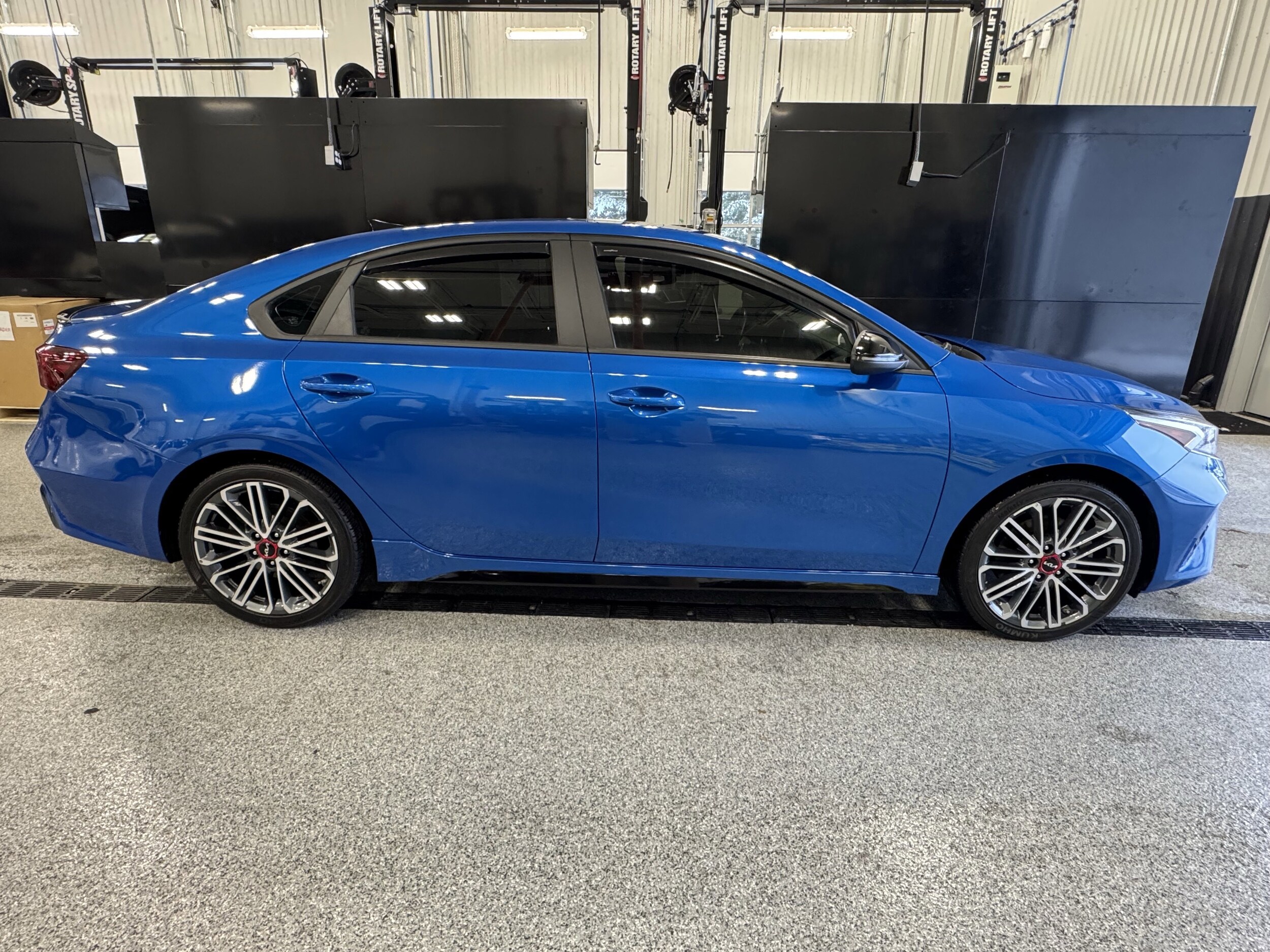 2023 Kia Forte GT photo 2