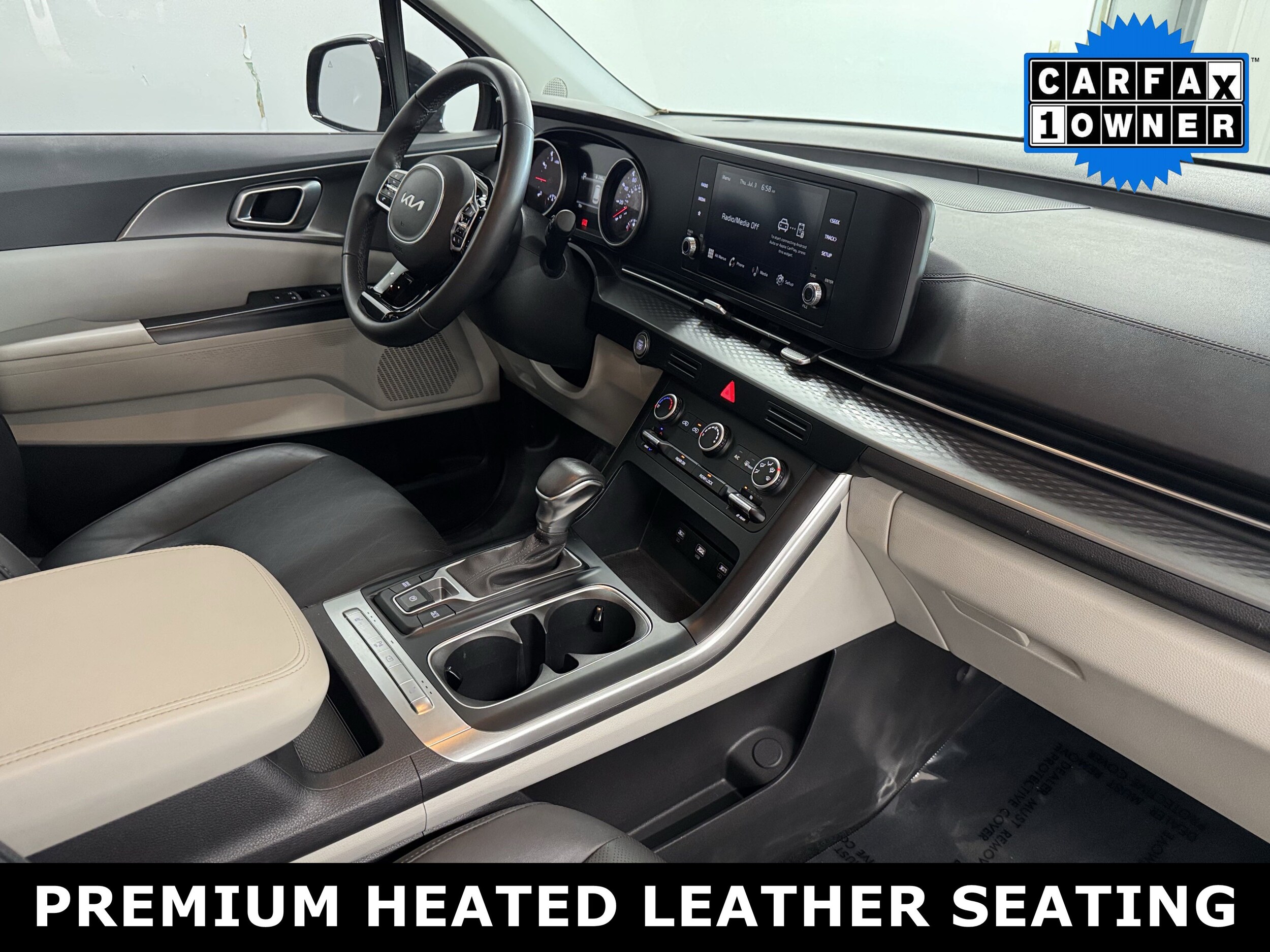 2023 Kia Carnival LX photo 4