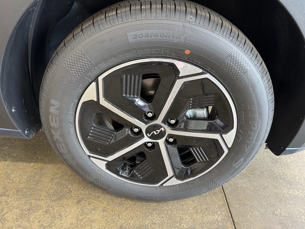 New 2025 Kia Niro EX SUV