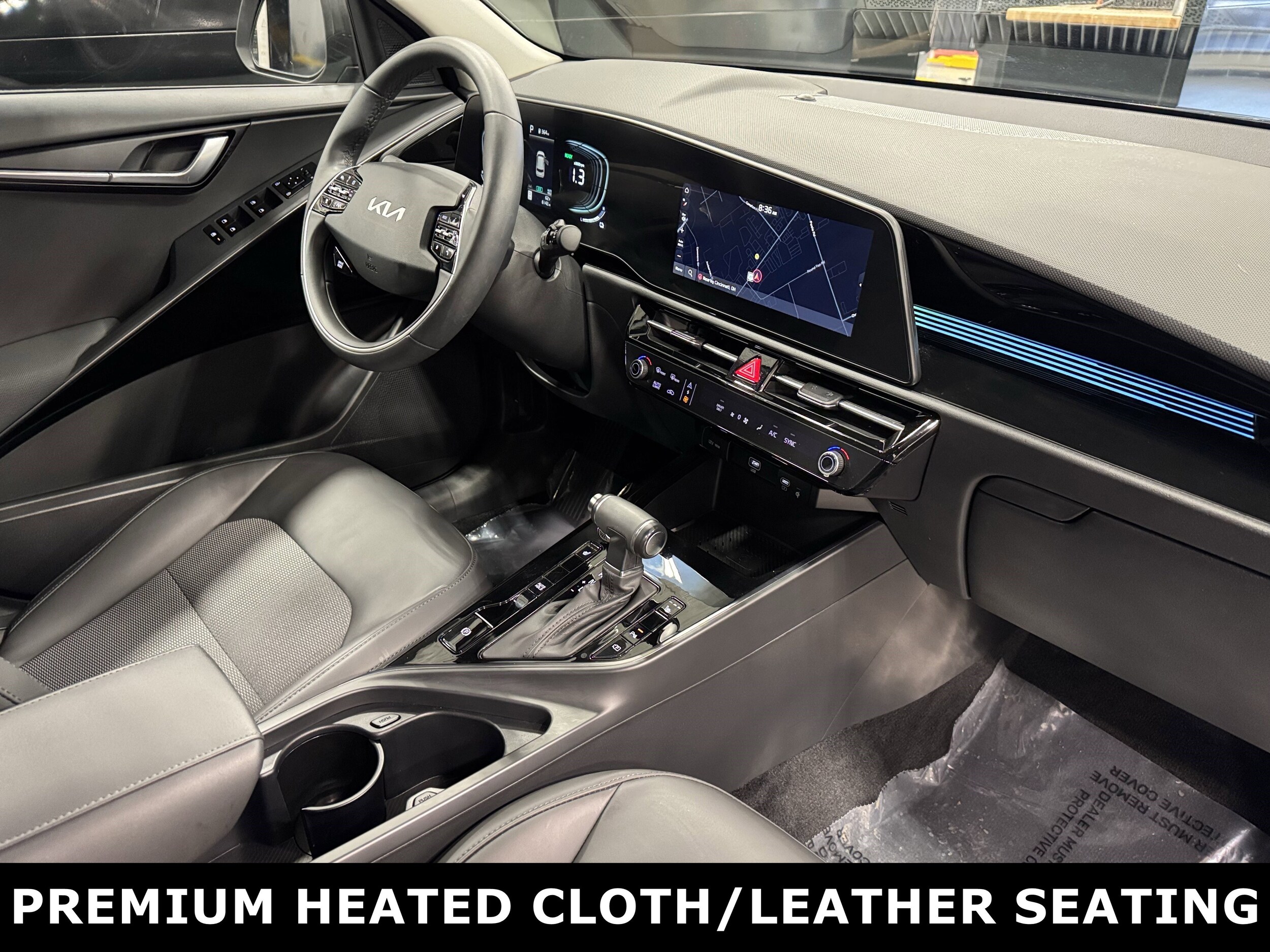 2023 Kia Niro EX photo 2