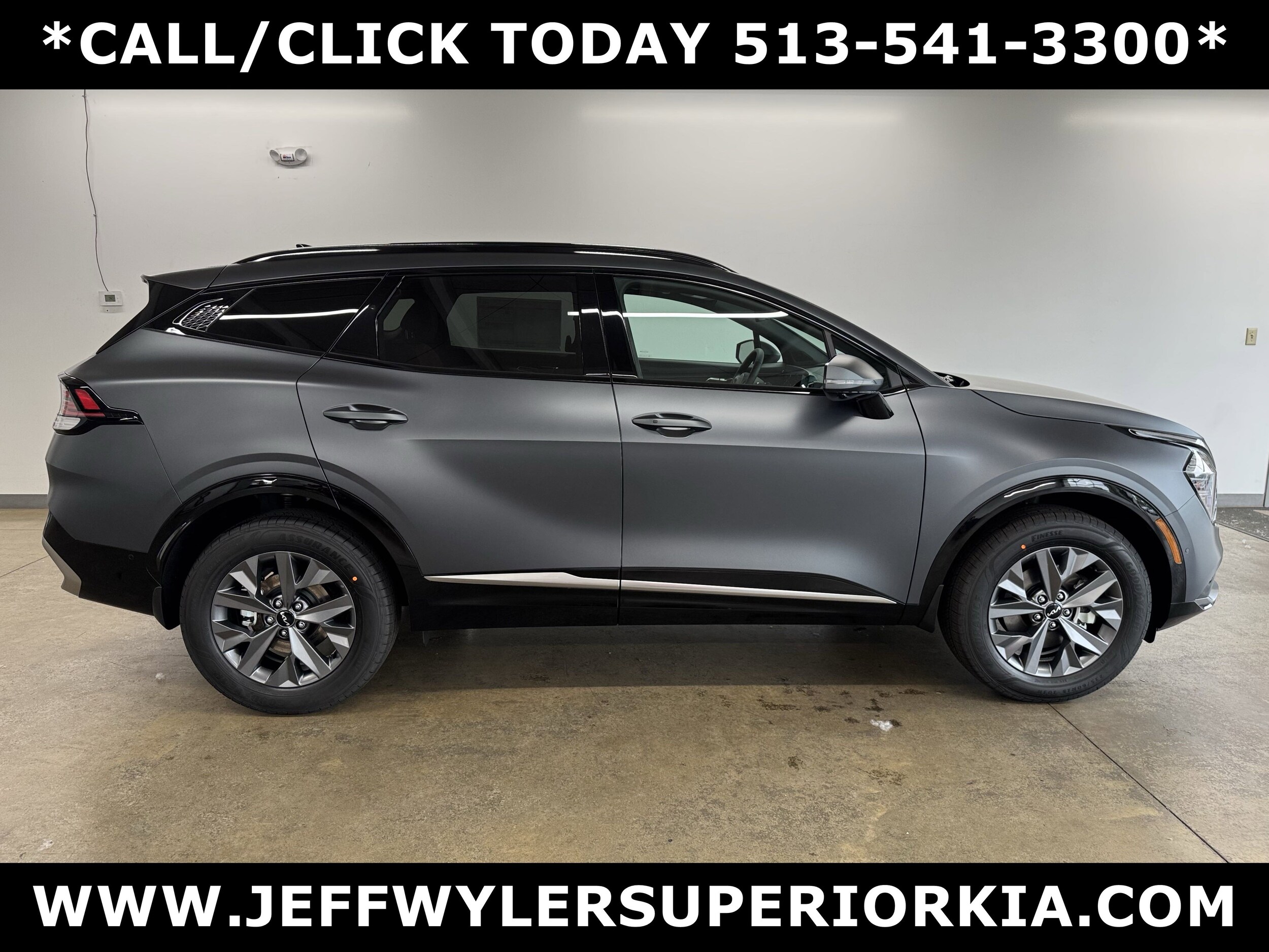 2025 Kia Sportage Hybrid photo 2
