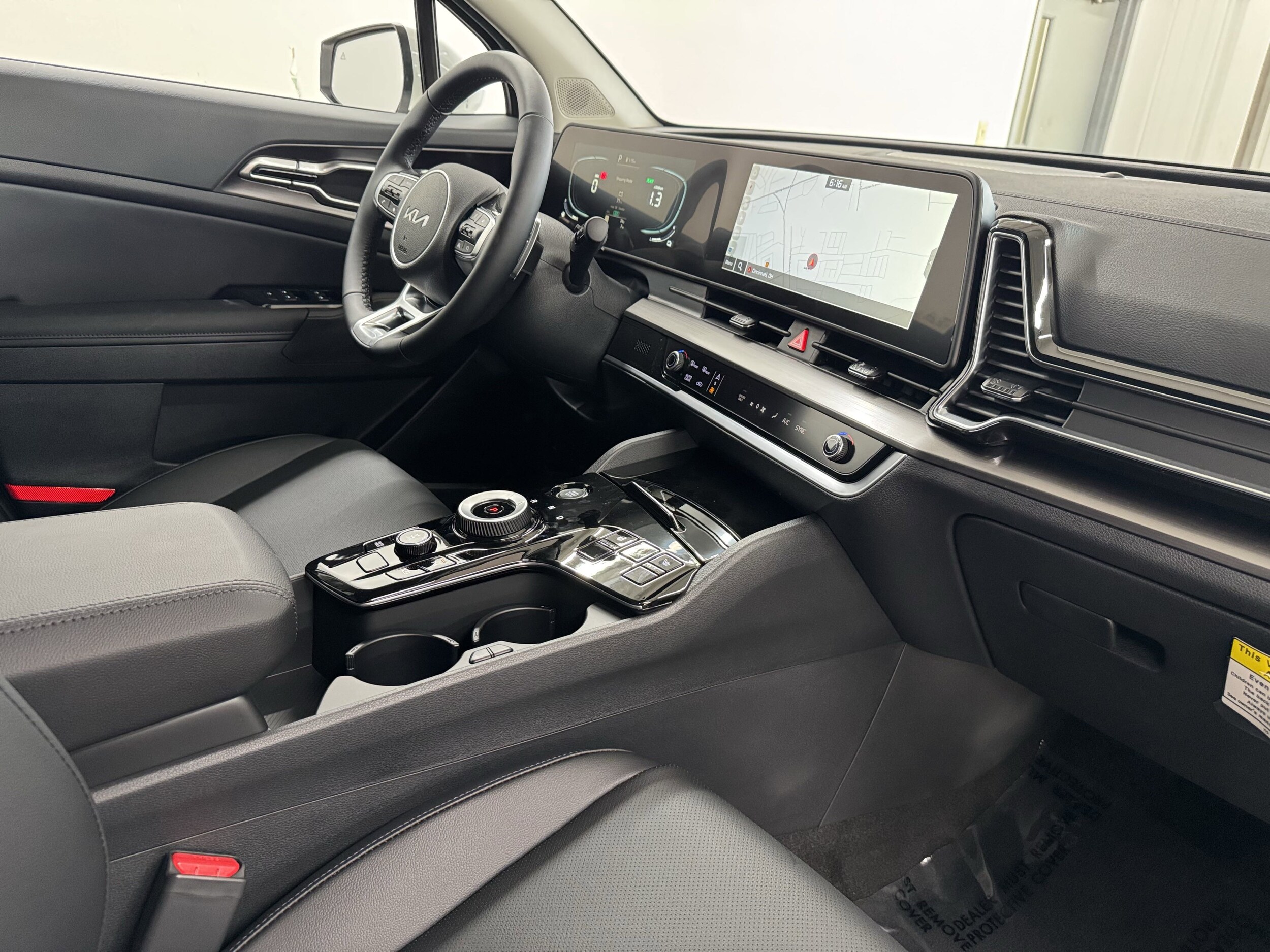 2025 Kia Sportage Hybrid EX photo 4