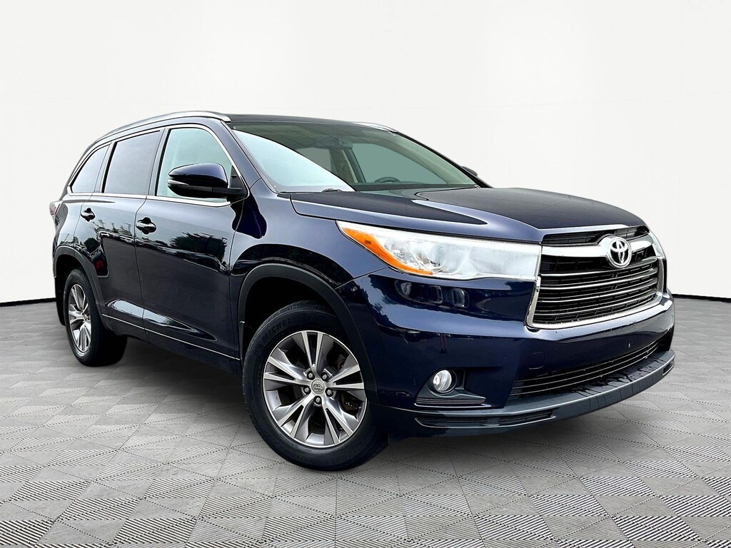 Used 2014 Toyota Highlander XLE V6 SUV