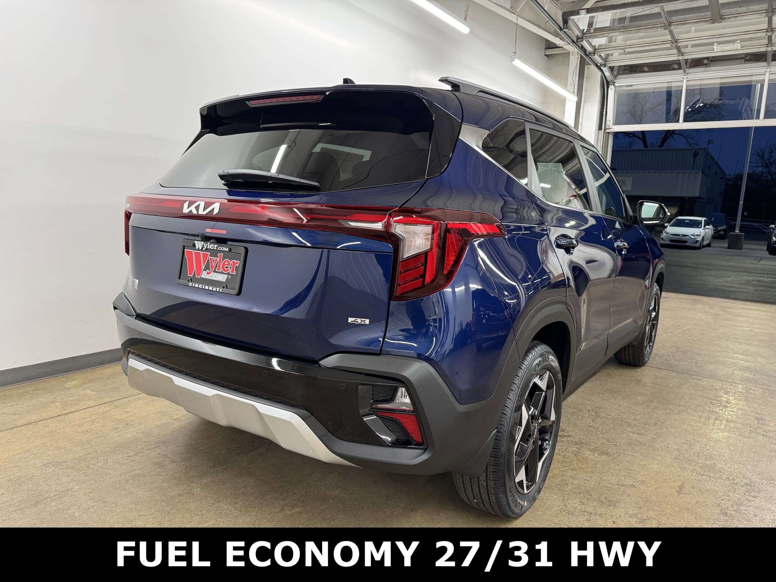 2025 Kia Seltos EX photo 3