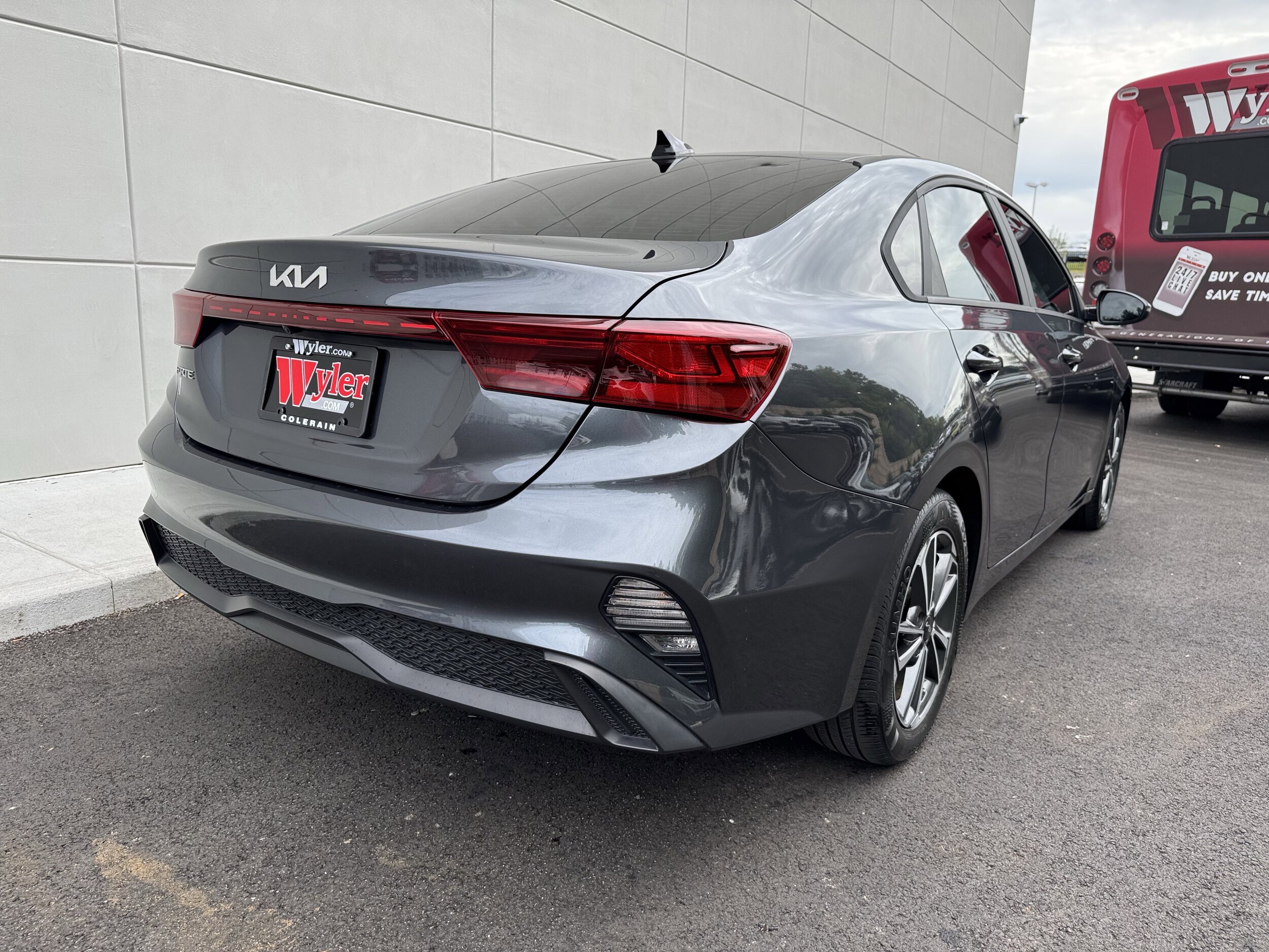 2023 Kia Forte LXS photo 3