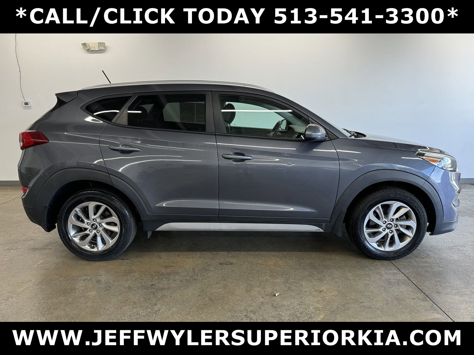 Used 2017 Hyundai Tucson SE with VIN KM8J33A47HU594892 for sale in Cincinnati, OH