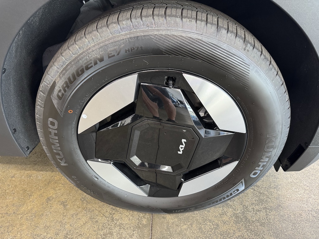 New 2026 Kia EV9 Light Long Range SUV