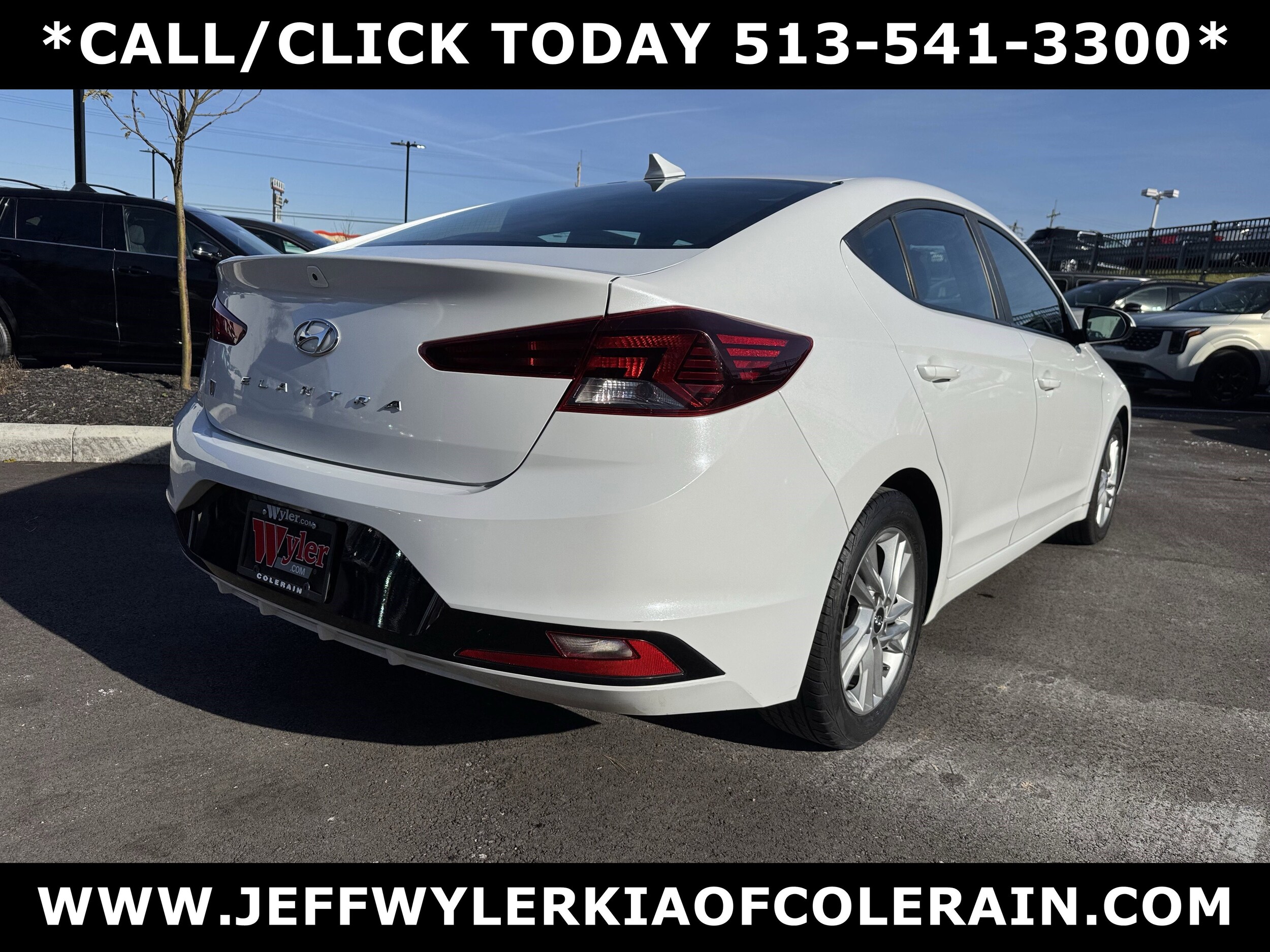 2020 Hyundai Elantra SEL photo 3