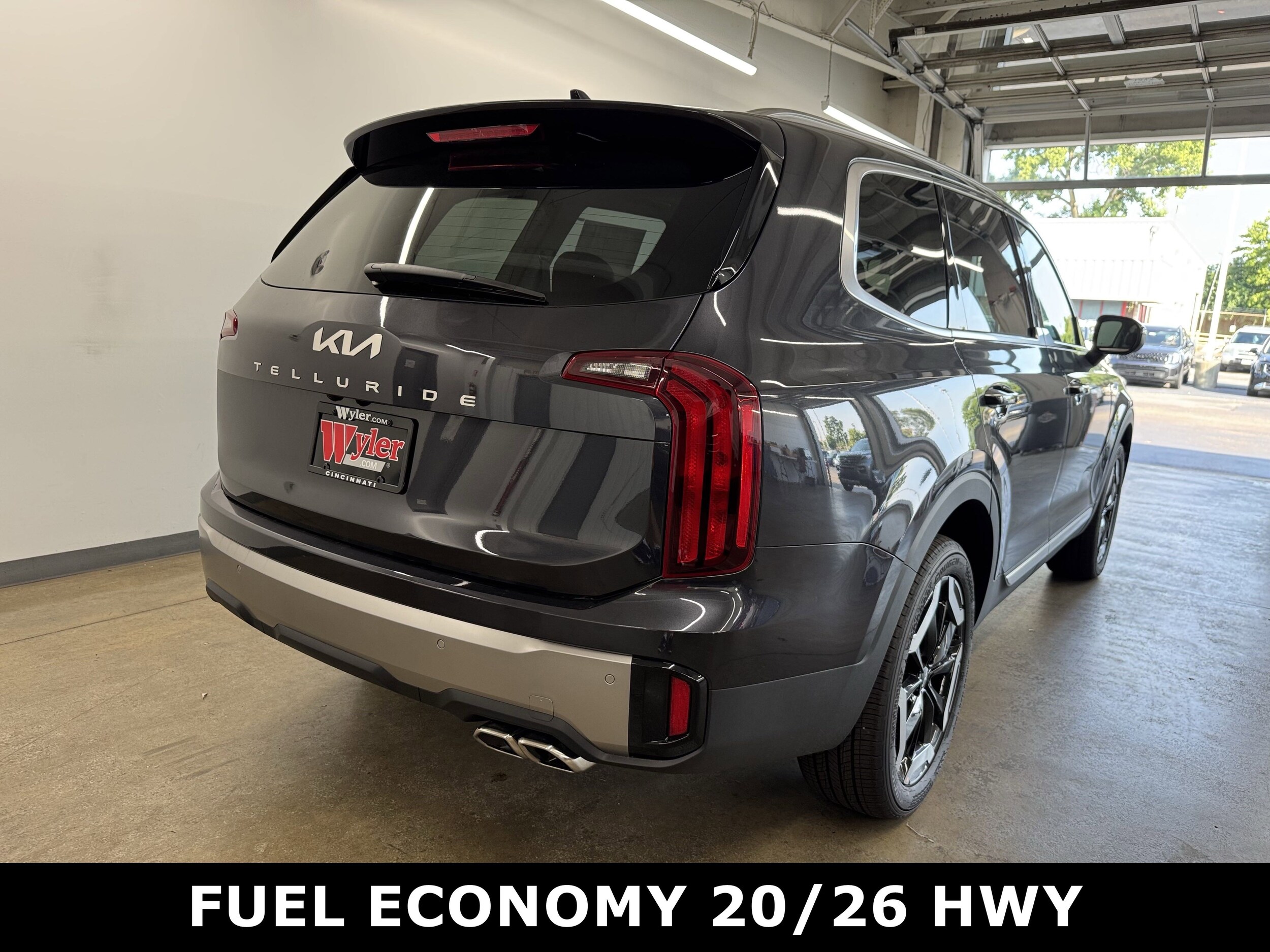 2025 Kia Telluride S photo 2