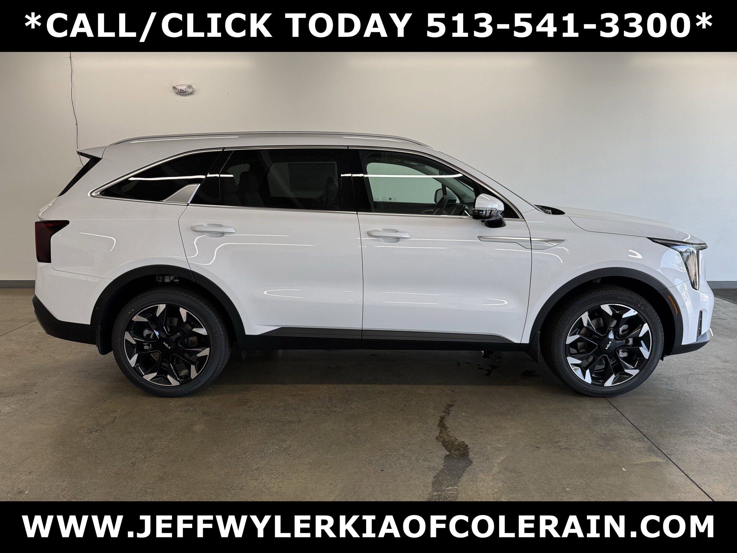 2025 Kia Sorento SX photo 2