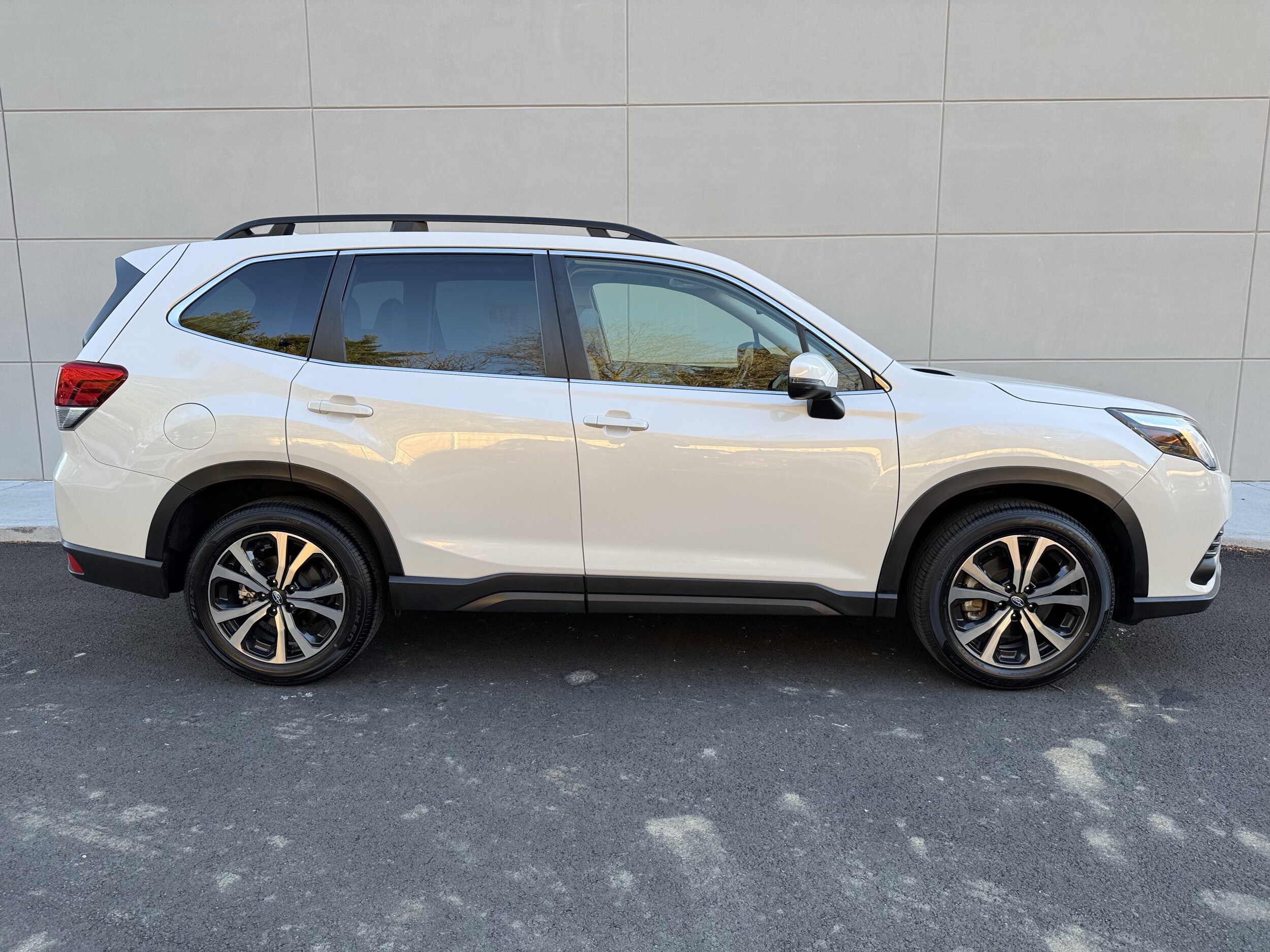2023 Subaru Forester Limited photo 2