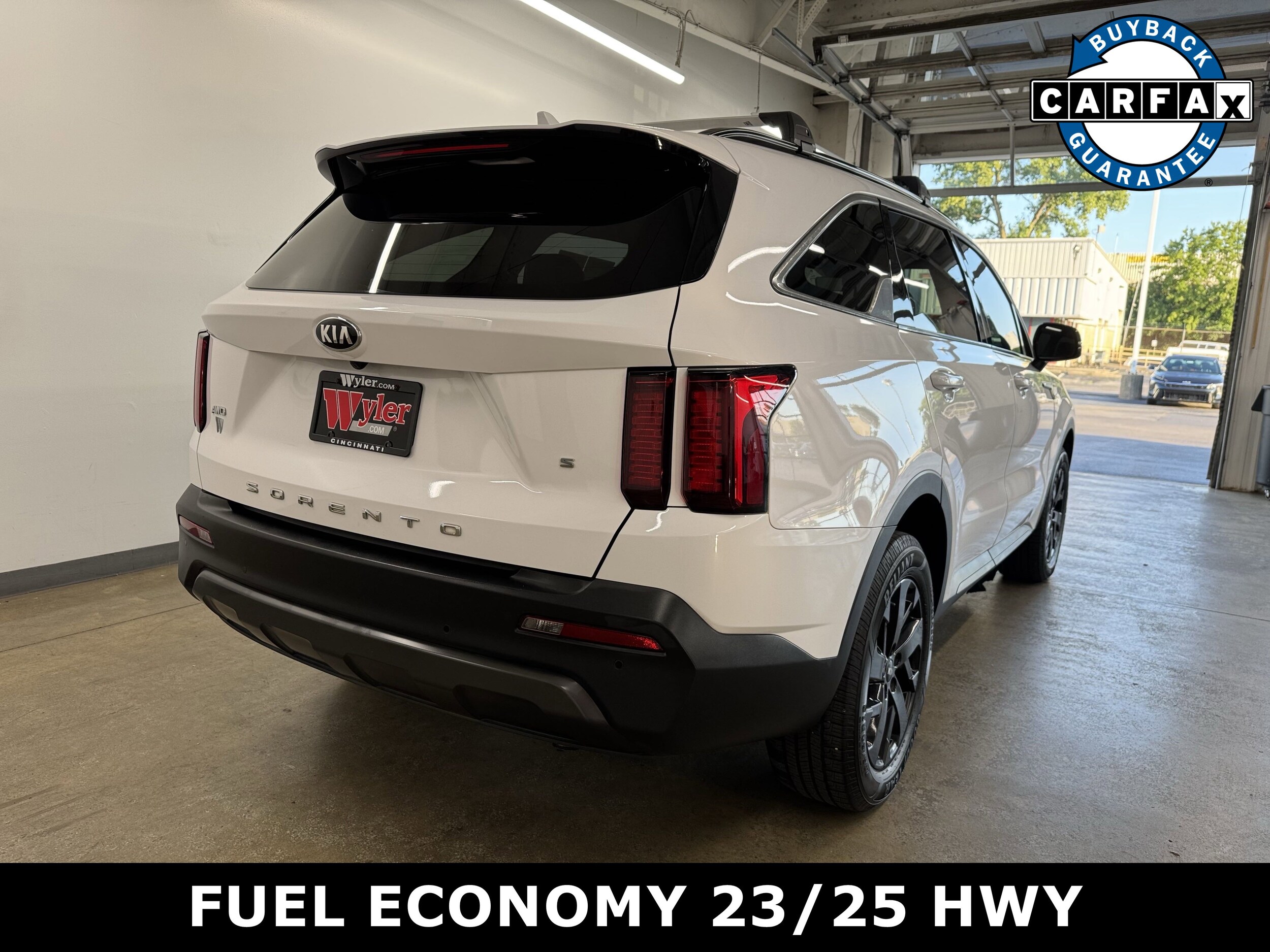 2021 Kia Sorento S photo 3