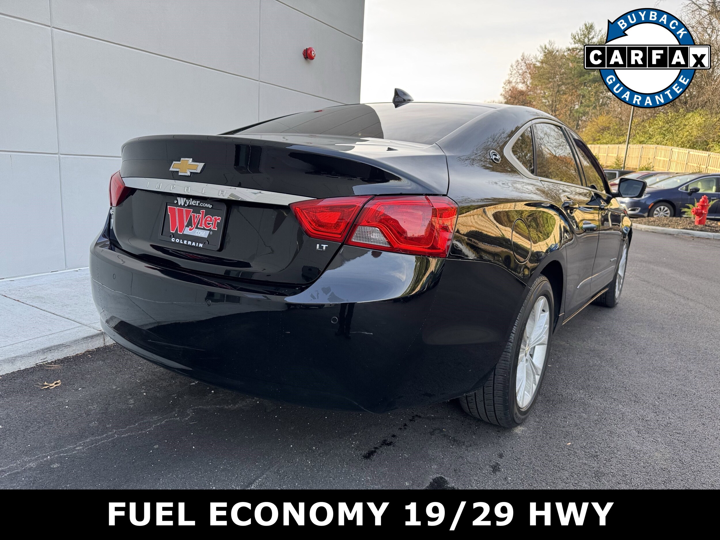 2015 Chevrolet Impala 2LT photo 2