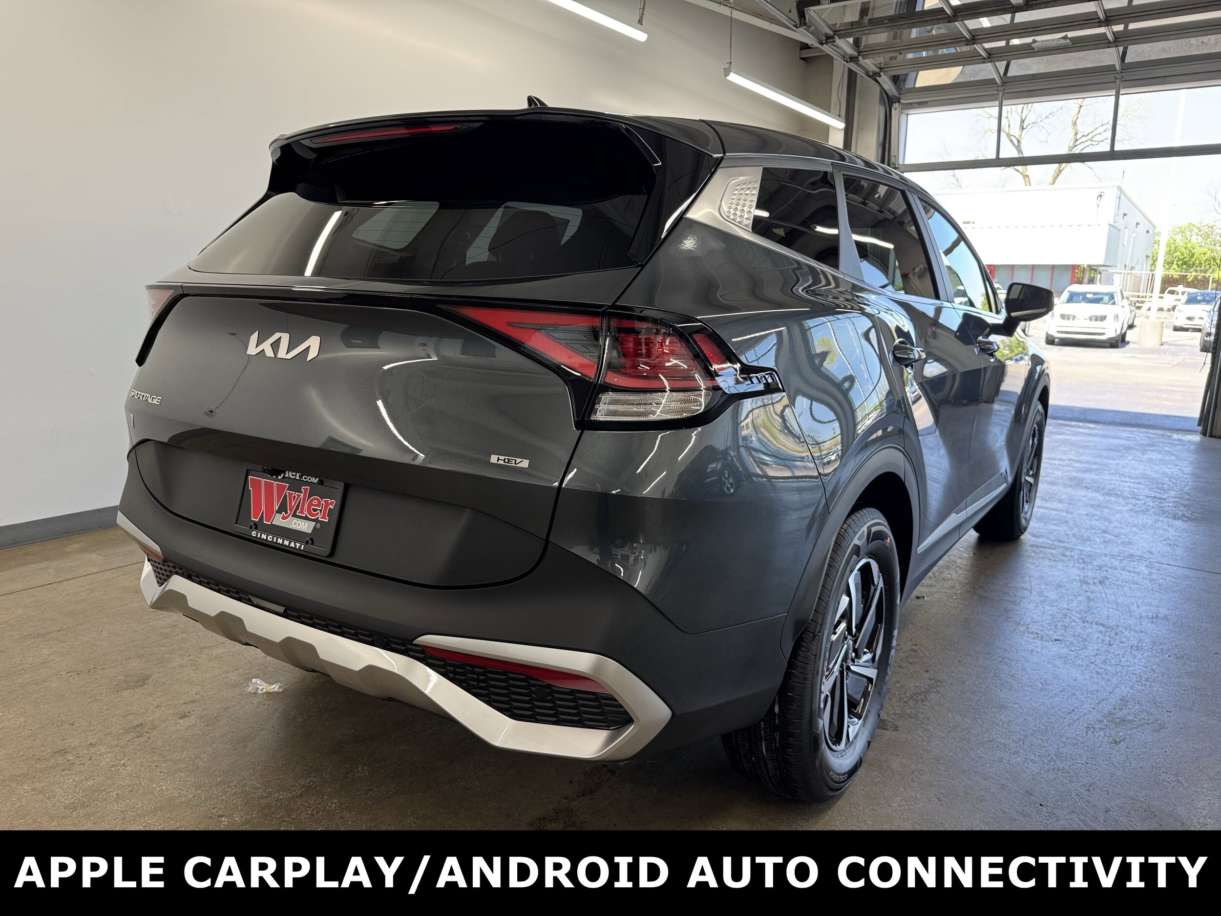 2025 Kia Sportage Hybrid LX photo 3