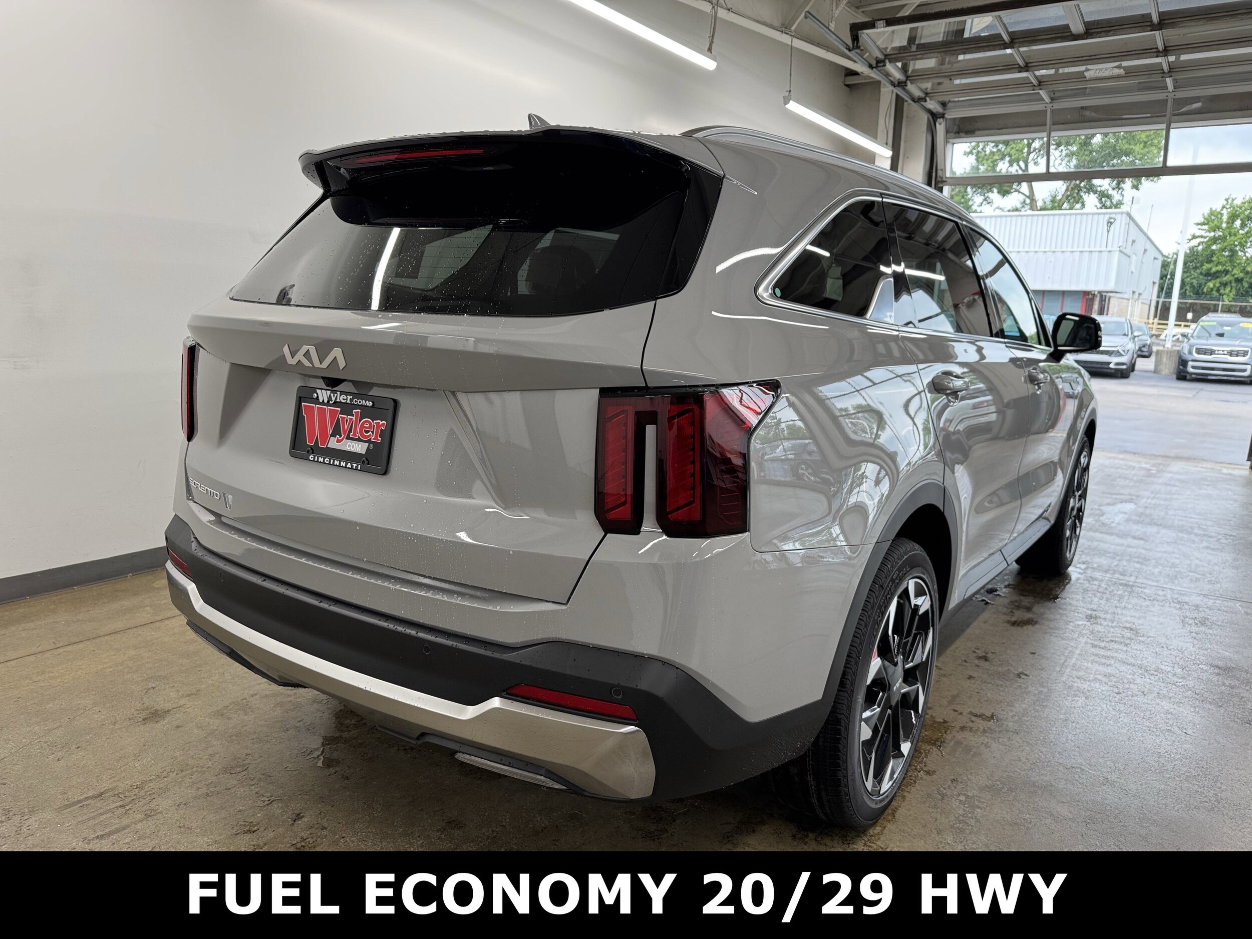 2025 Kia Sorento EX photo 3