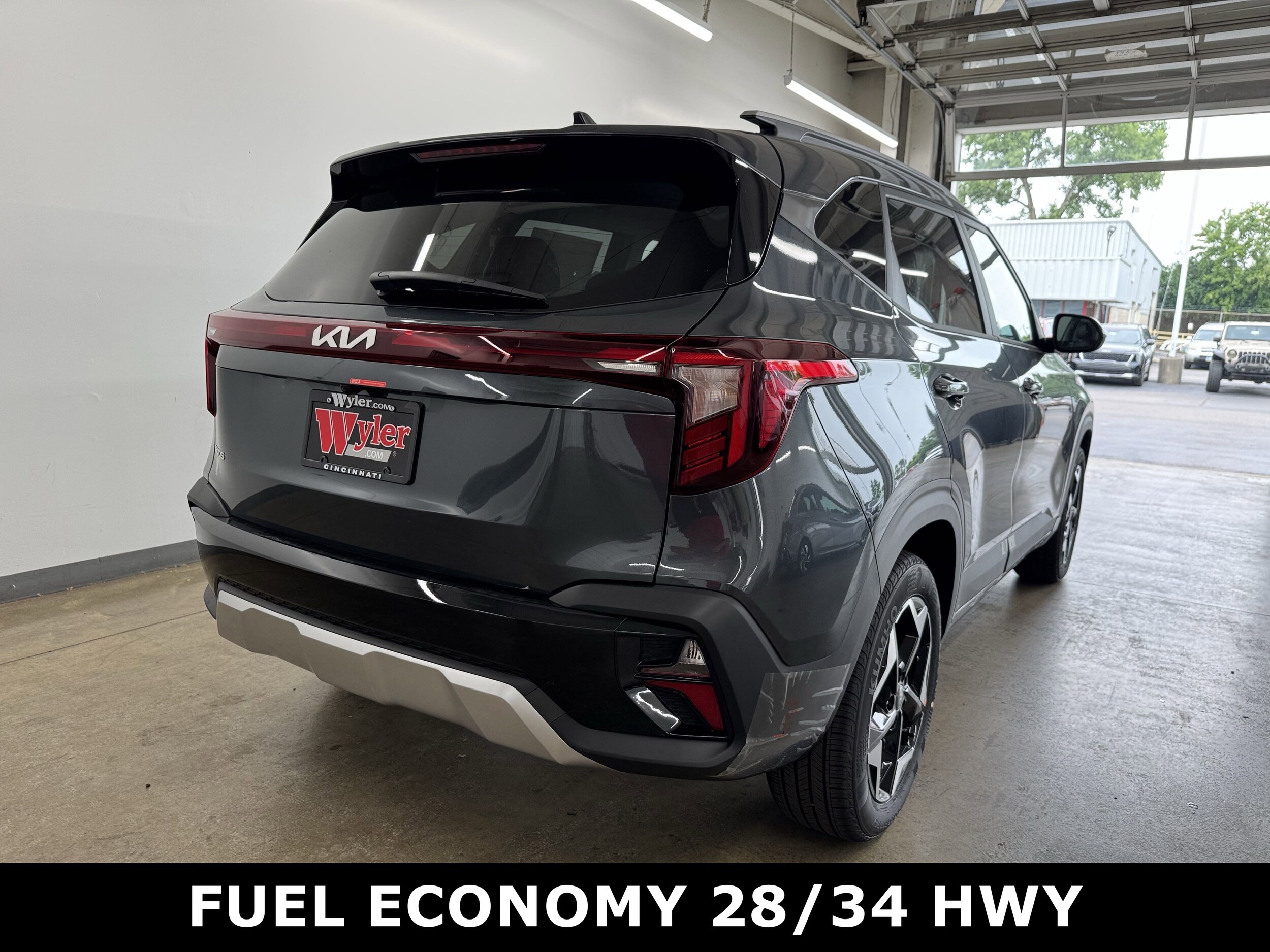 2026 Kia Seltos S photo 2