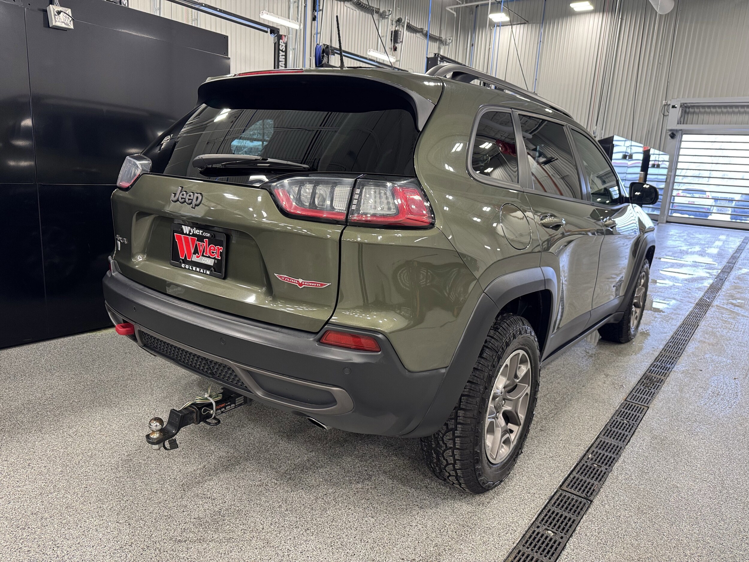 2020 Jeep Cherokee Trailhawk photo 2