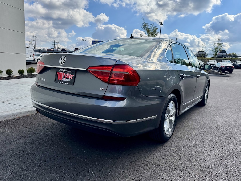 Used 2016 Volkswagen Passat 1.8T S w/PZEV Sedan