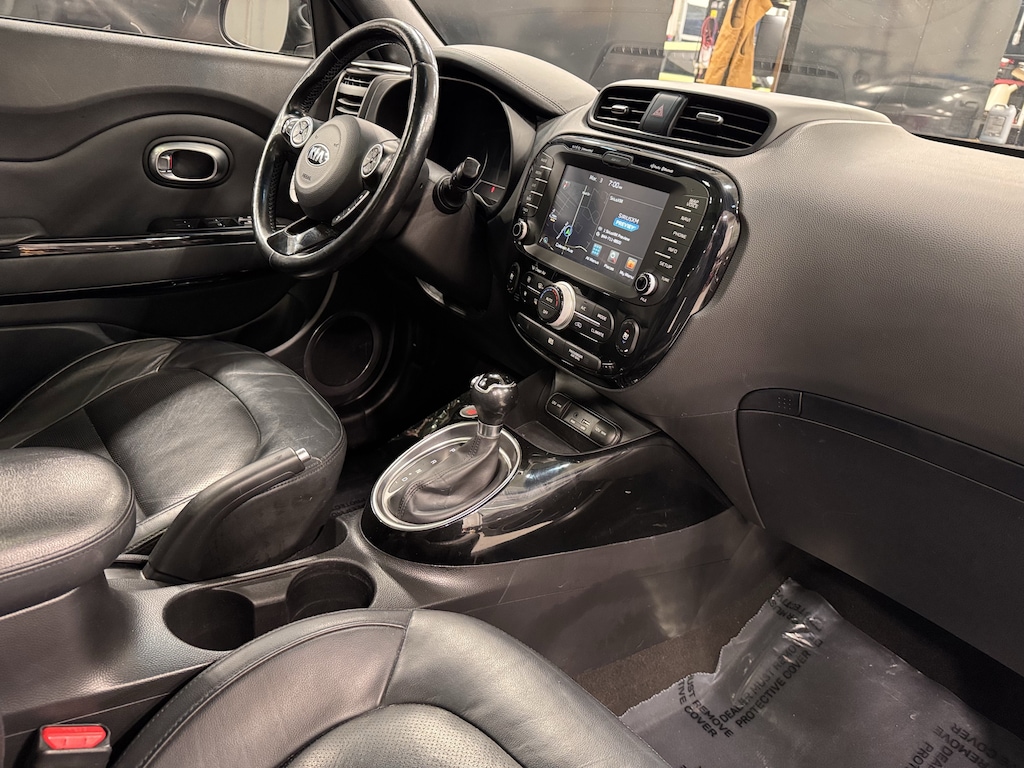 Used 2015 Kia Soul ! FWD Hatchback