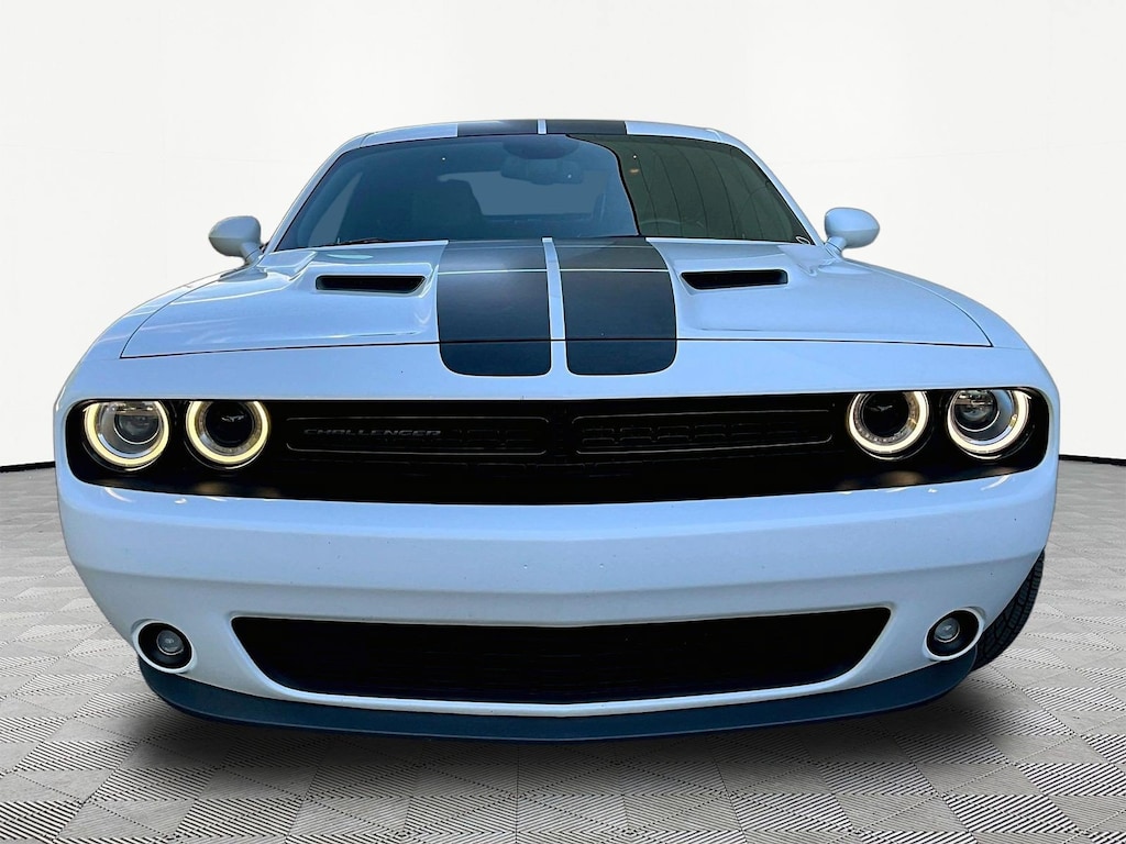 Used 2016 Dodge Challenger SXT Coupe