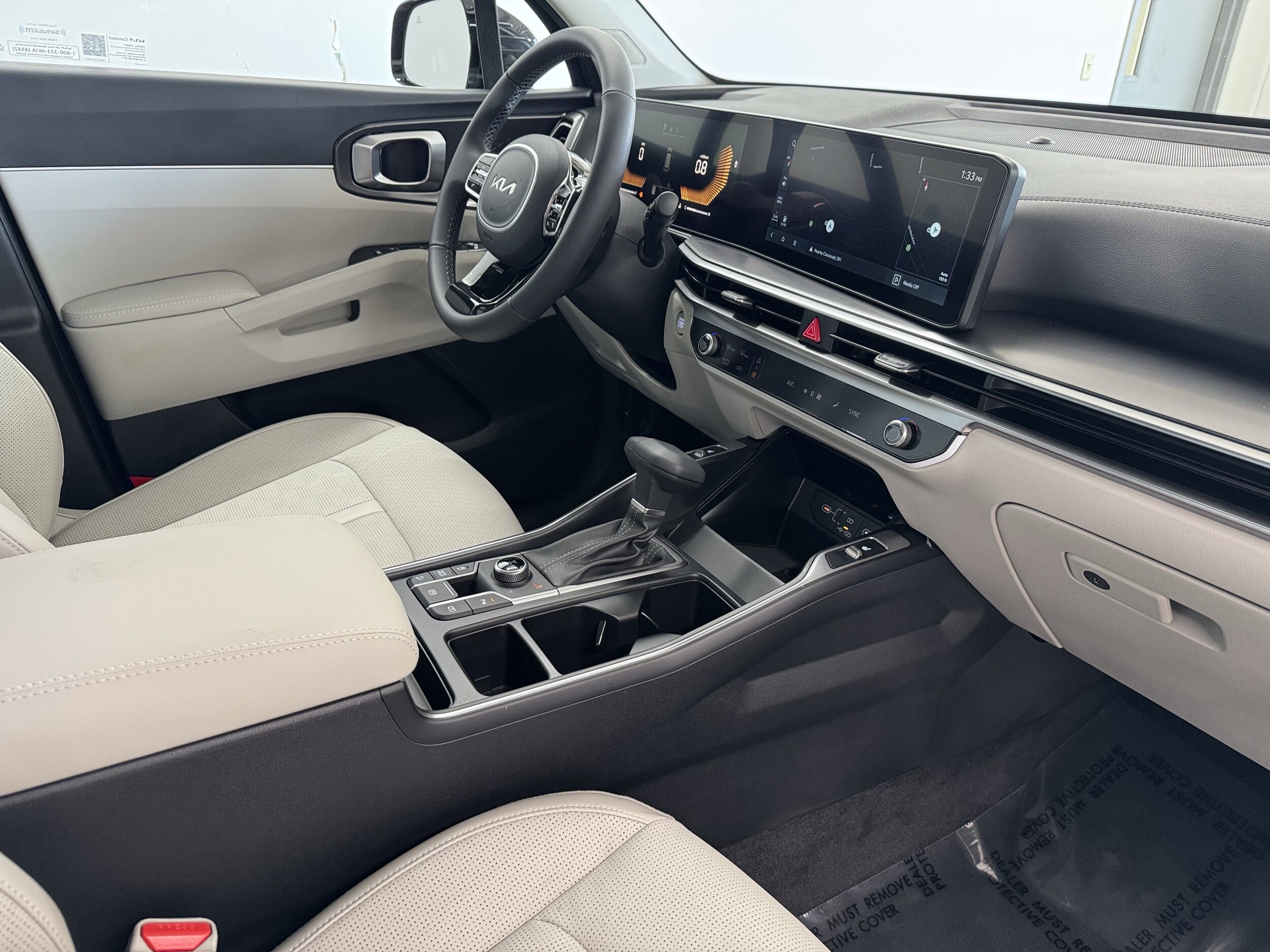 2025 Kia Sorento S photo 2