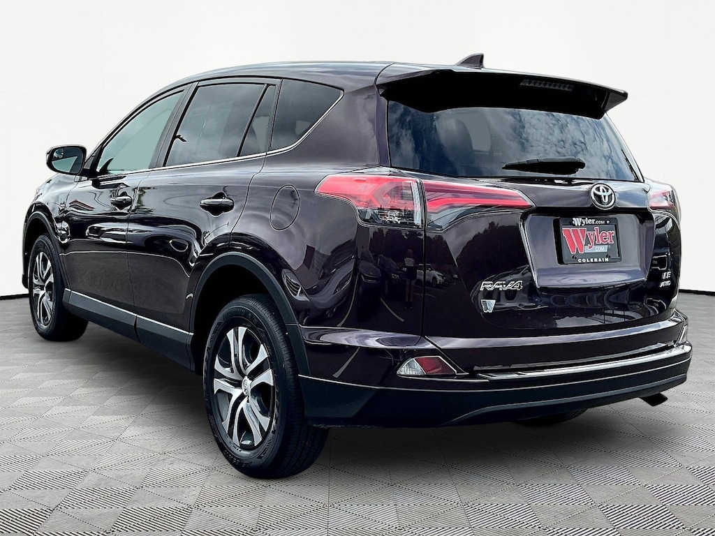 Used 2018 Toyota RAV4 LE SUV