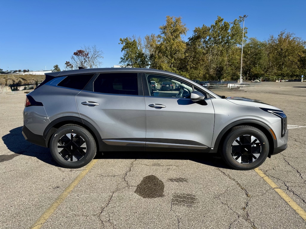 New 2026 Kia Sportage Hybrid LX SUV
