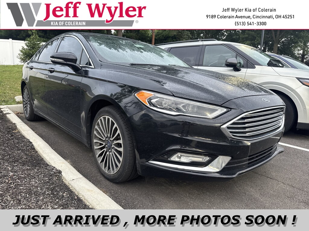 Used 2017 Ford Fusion SE Sedan