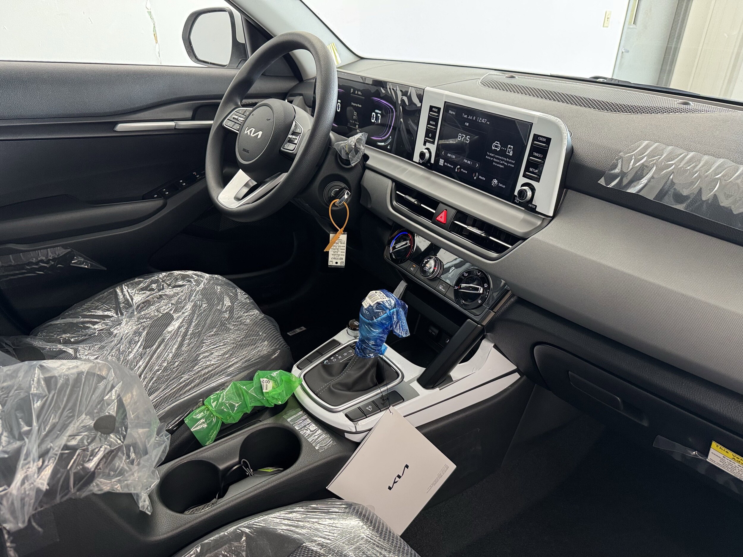 2026 Kia Seltos LX photo 4