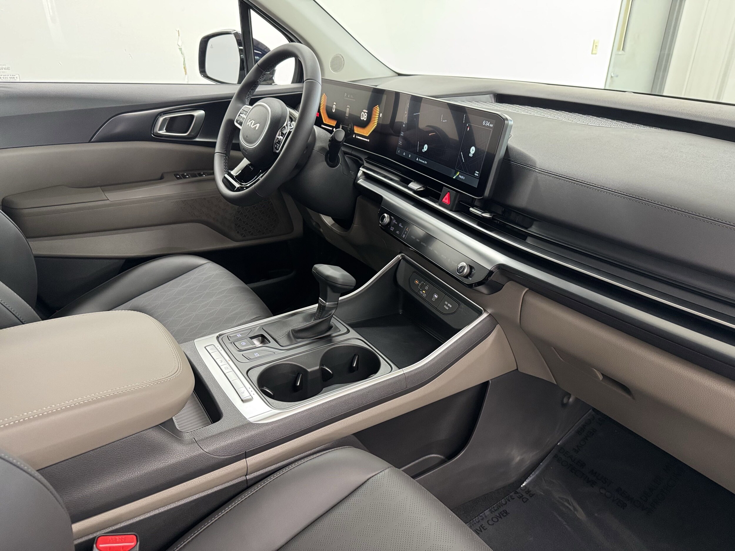 2026 Kia Carnival LXS photo 4