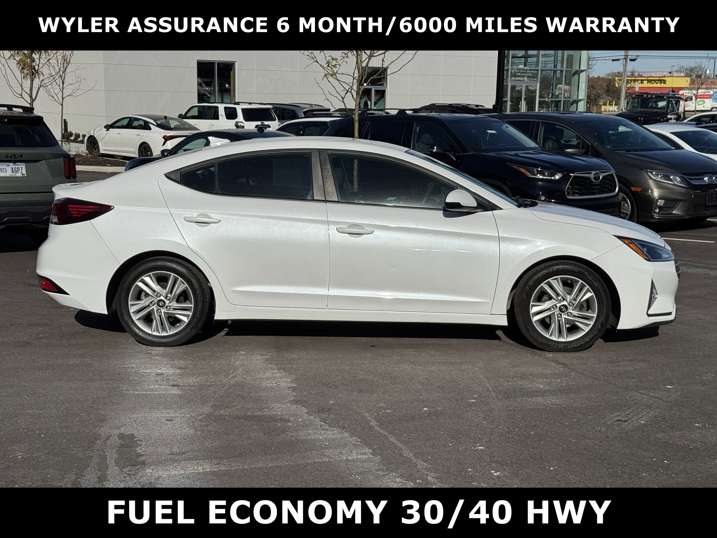 2020 Hyundai Elantra SEL photo 2