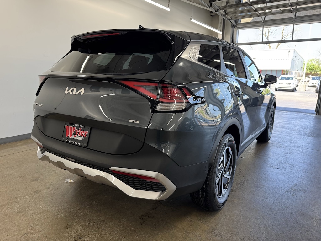 New 2025 Kia Sportage Hybrid LX SUV