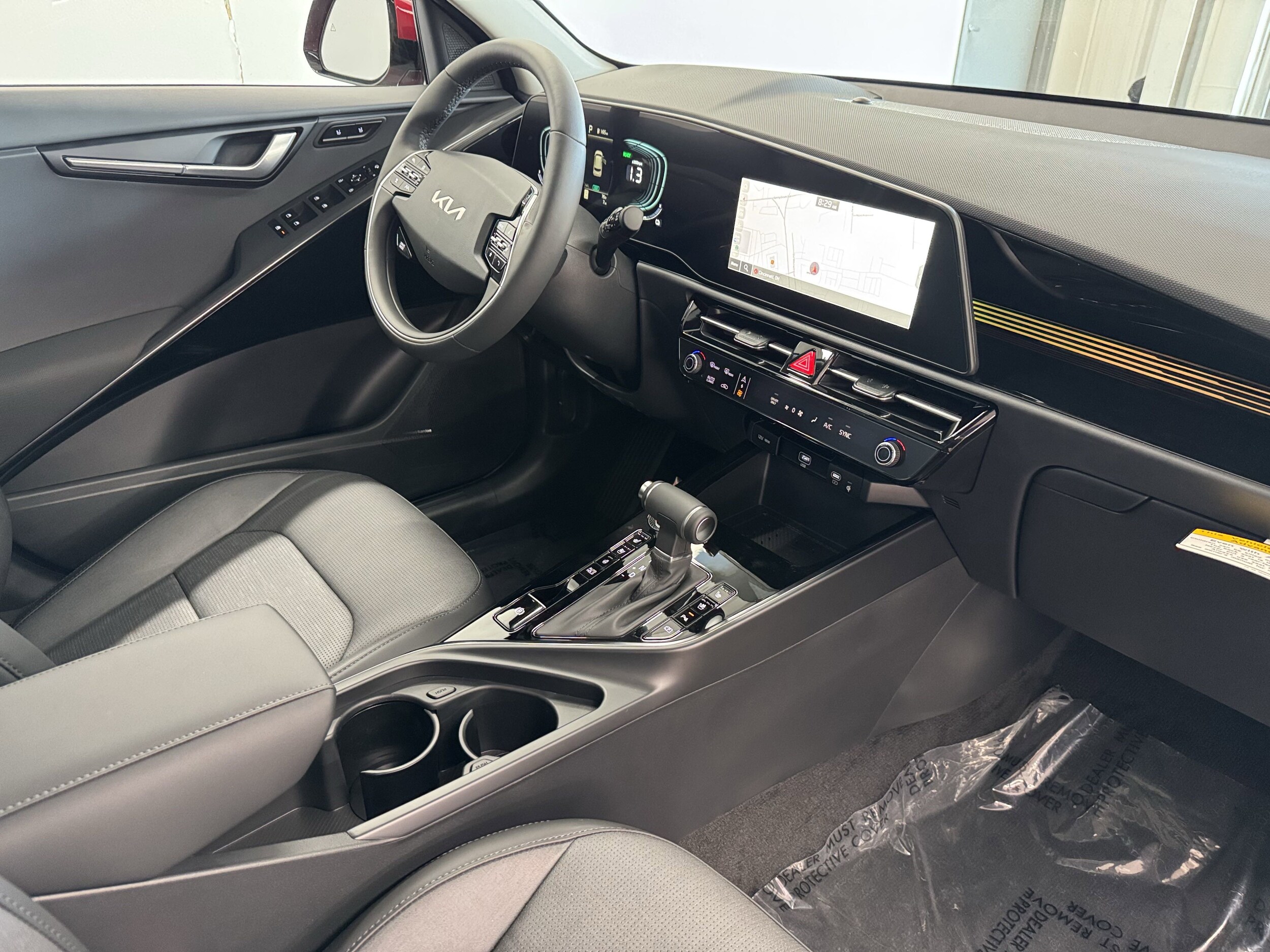 2025 Kia Niro SX photo 4