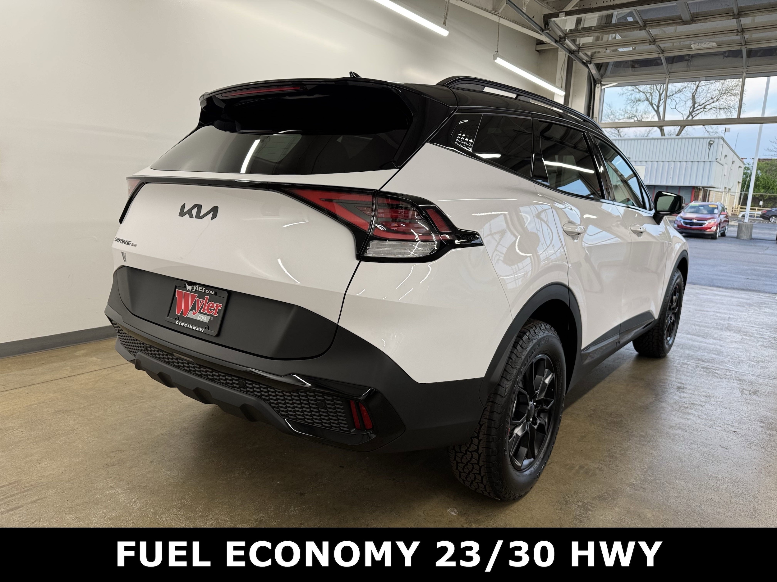 2025 Kia Sportage X-Pro Prestige photo 3
