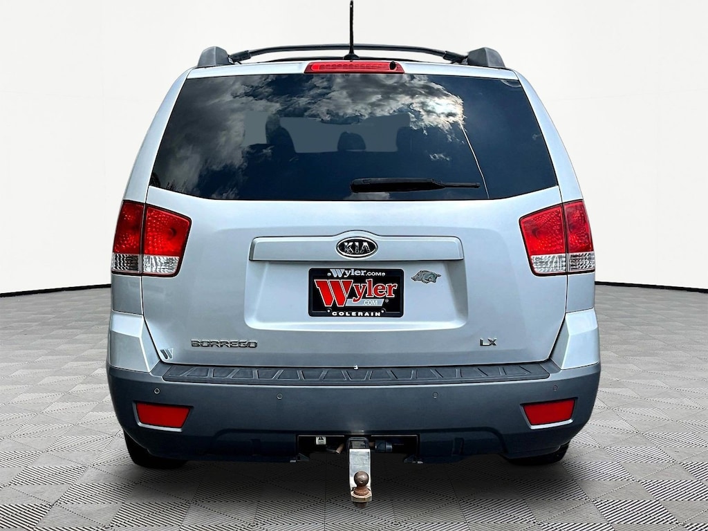 Used 2009 Kia Borrego LX V6 SUV