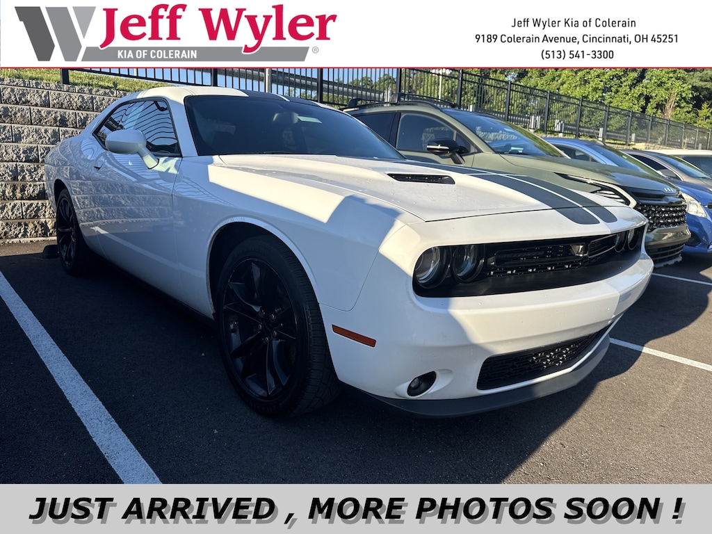 Used 2016 Dodge Challenger SXT Coupe