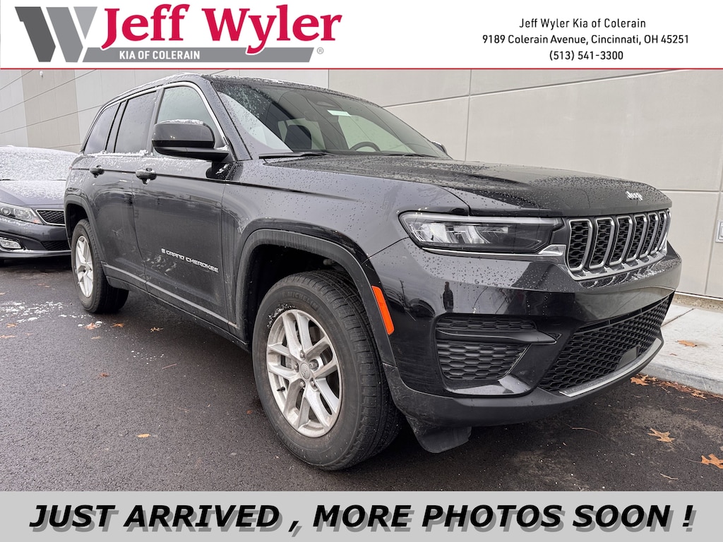Used 2025 Jeep Grand Cherokee Laredo SUV