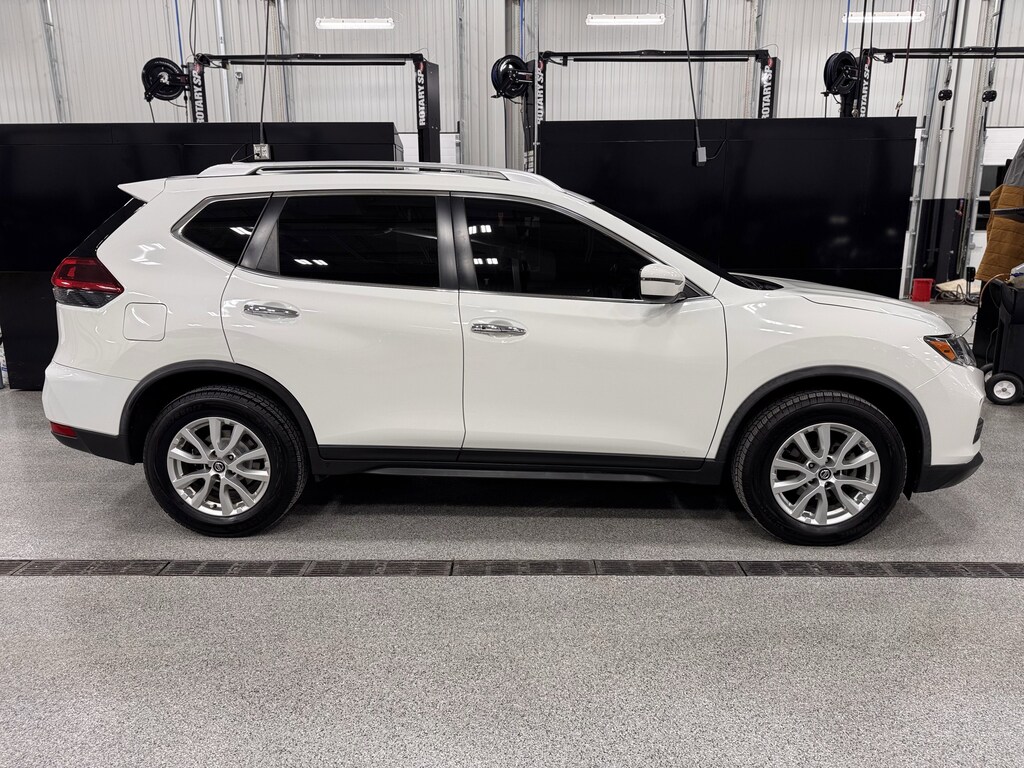 Used 2020 Nissan Rogue SV SUV