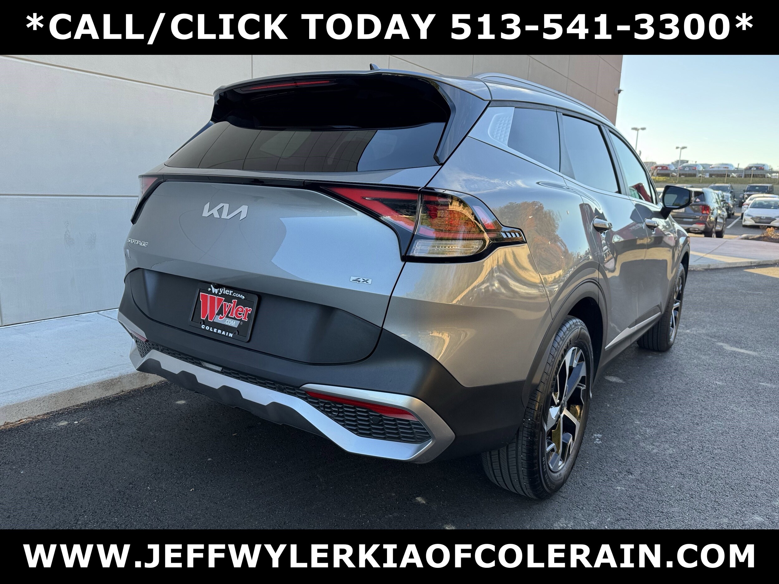 2024 Kia Sportage EX photo 3