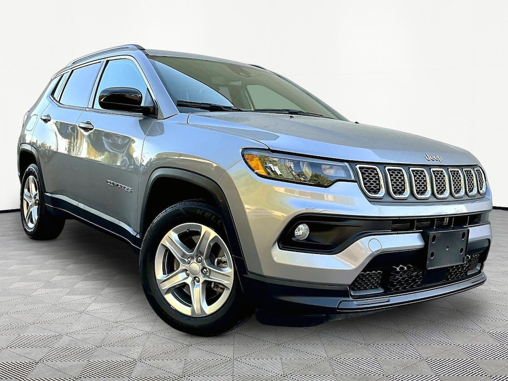 Used 2024 Jeep Compass Latitude SUV
