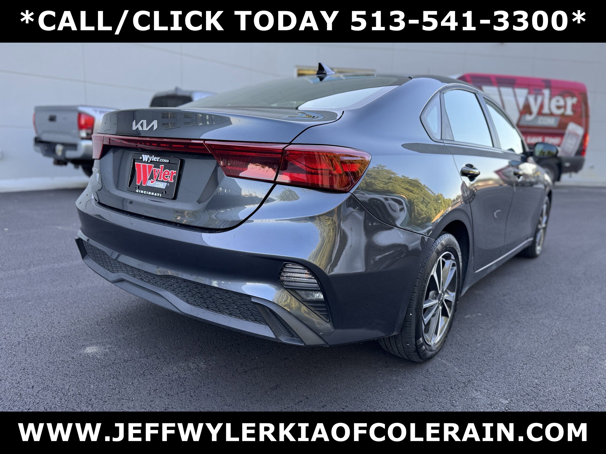 2023 Kia Forte LXS photo 2