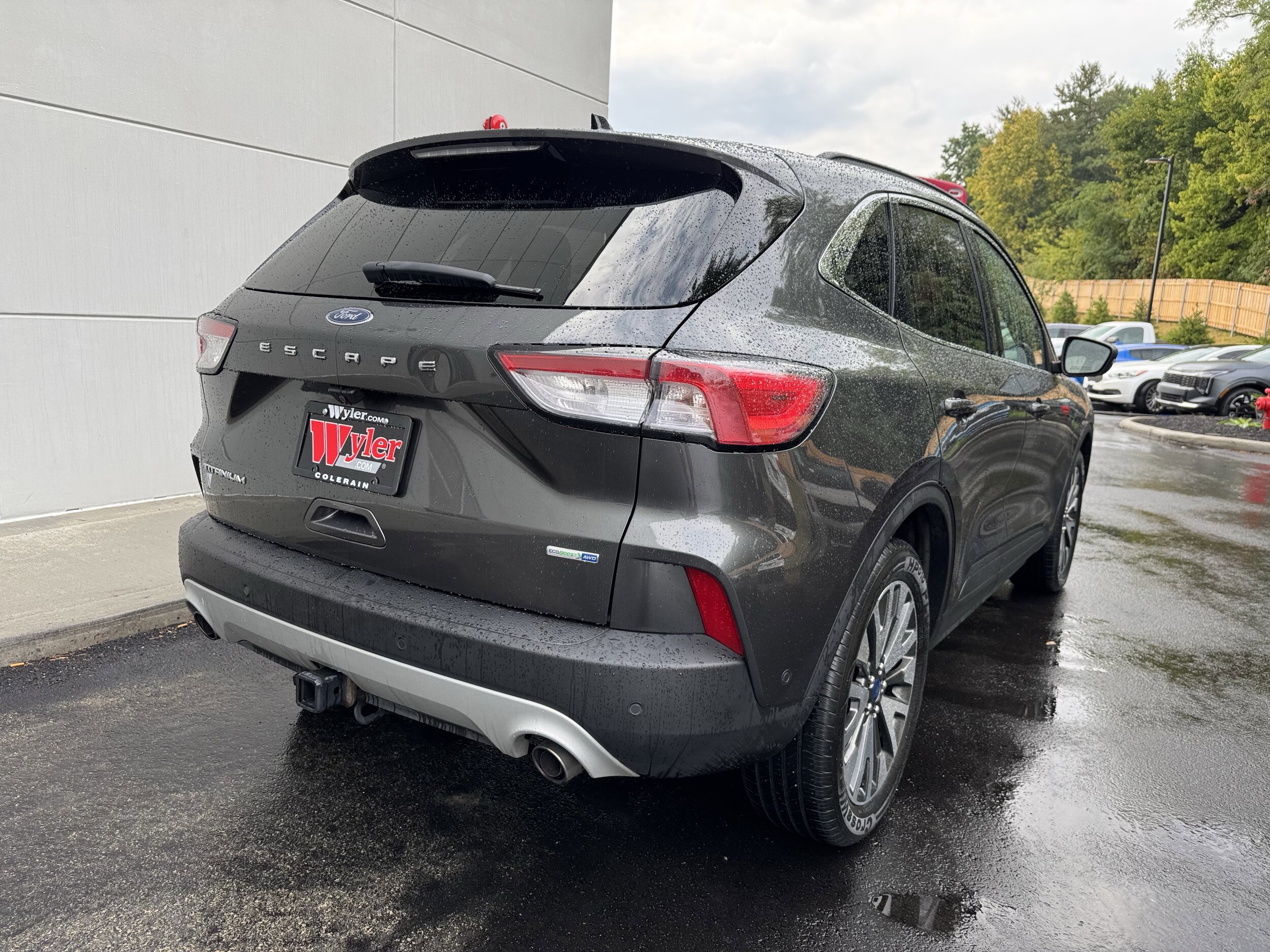 2020 Ford Escape Titanium photo 3