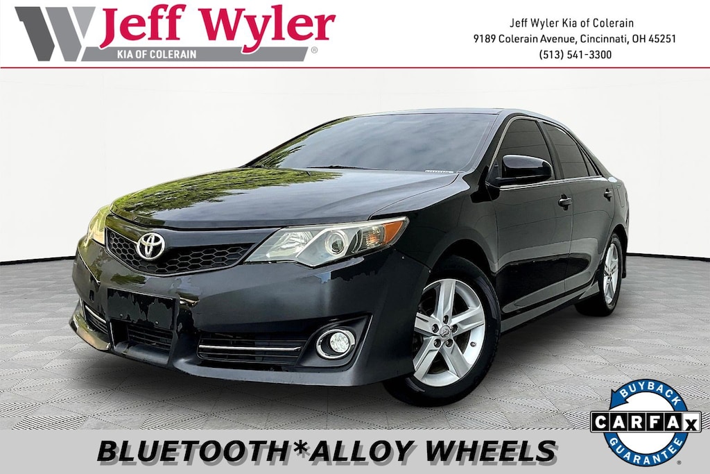 Used 2014 Toyota Camry SE Sedan