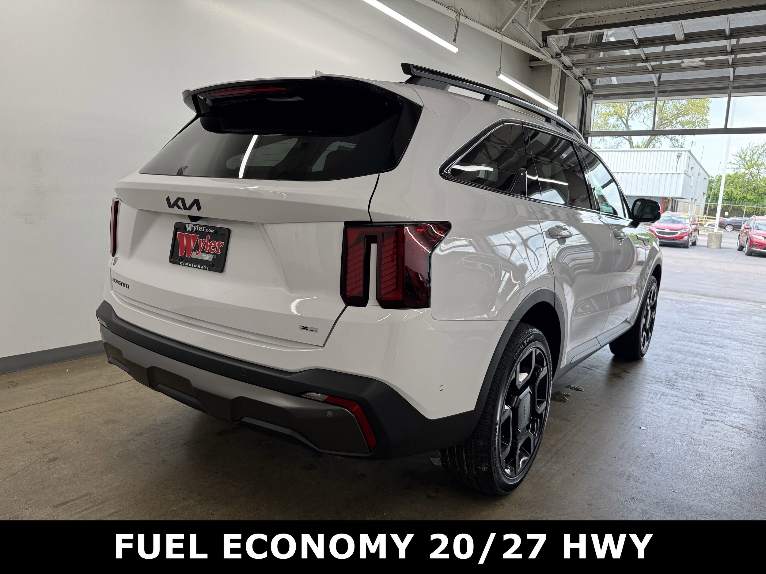 2025 Kia Sorento X-Line SX photo 3