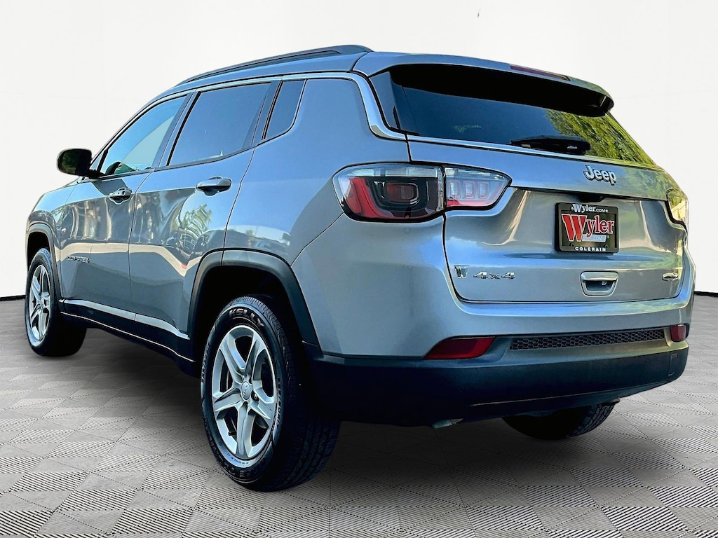 Used 2024 Jeep Compass Latitude SUV