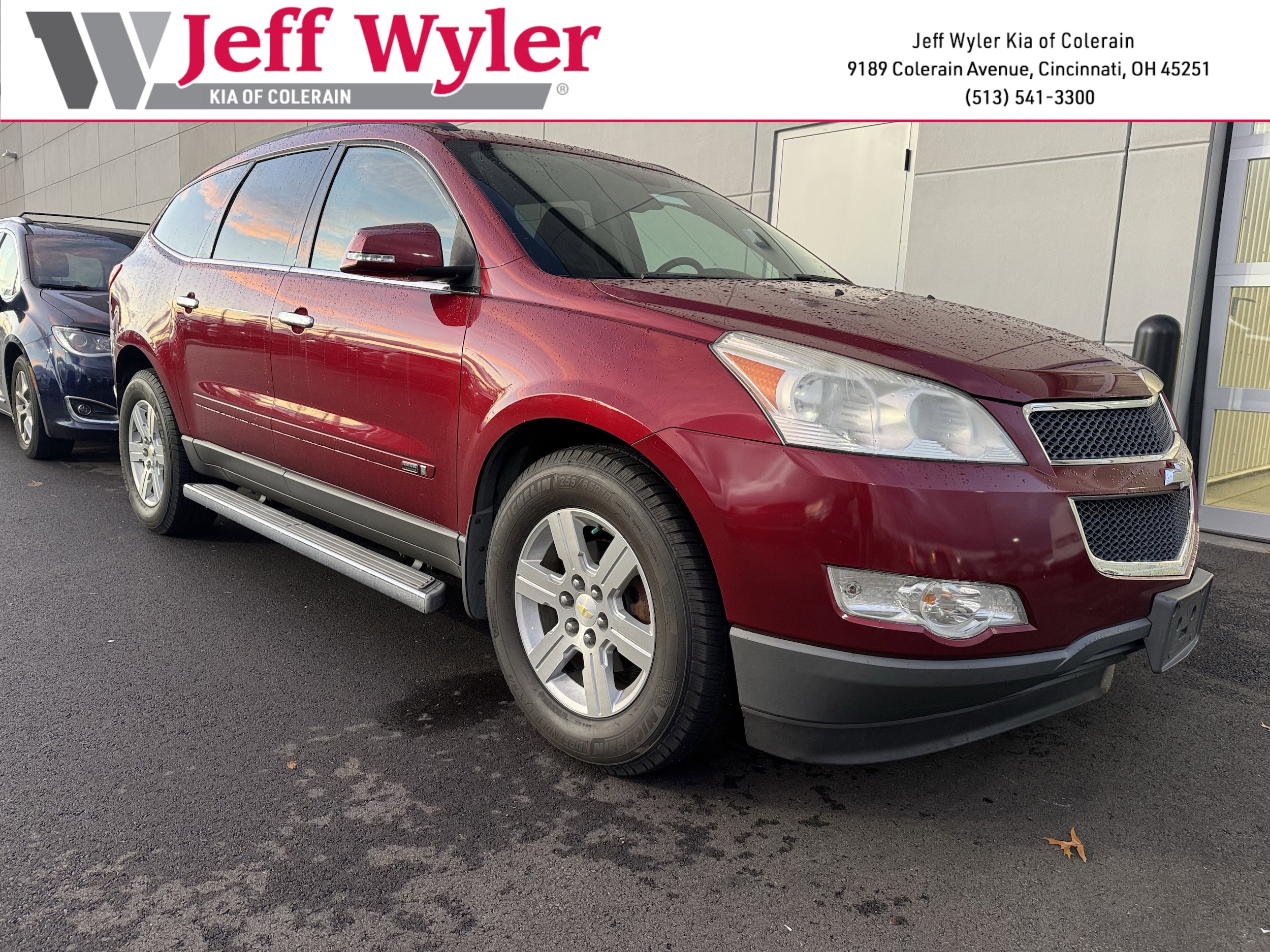 2010 Chevrolet Traverse 1LT's photo