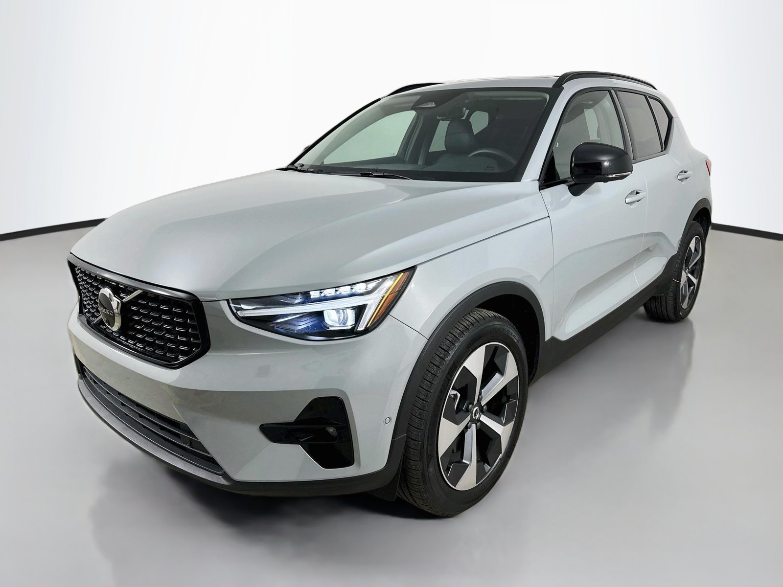2026 Volvo XC40