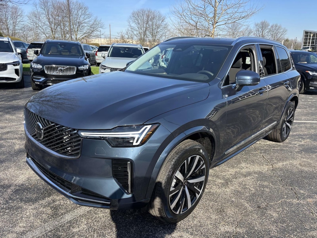 New 2026 Volvo XC90 B5 Core SUV