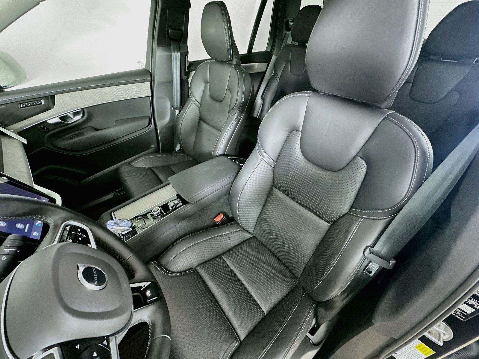 2026 Volvo XC90 Ultra - Photo 33